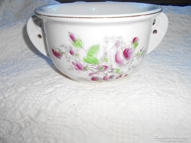 Koma mug with antique violet pattern and 2 handles painted on the bottom