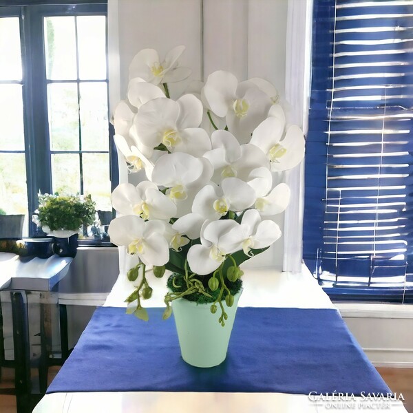 Kétszálas élethű fehér orchidea kaspóban