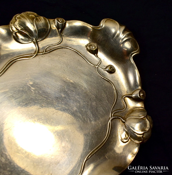 A beautiful art nouveau silver-plated tray!