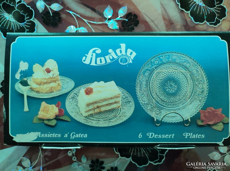 Dessert plate set