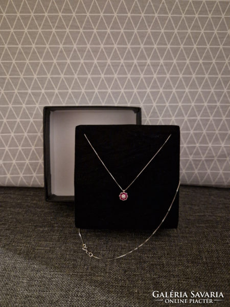 18K Fehérarany nyaklánc+medál rubinnal és gyémánttal
