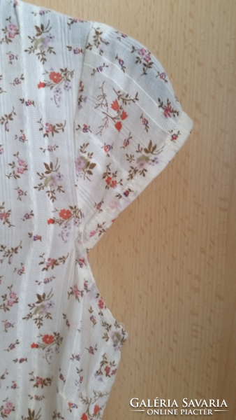 H&m flower print size 36, slim fit, short sleeve shirt, blouse