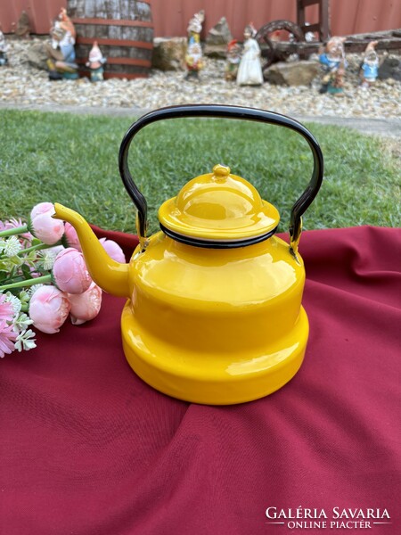 Zománcos zomàncozott Gyönyörű  ritkább színű sárga kb 3 literes teáskanna teafőző  falusi paraszti