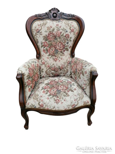 Baroque armchair with tapestry upholstery