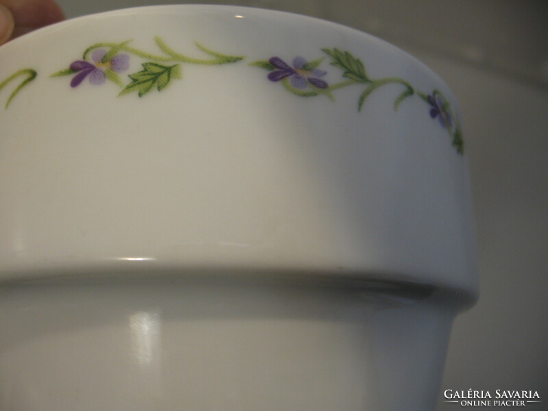 La porcelaine de baudour violet bowl