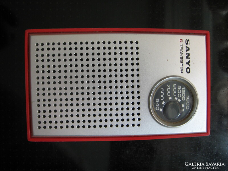 Retro sanyo 6 transistor pocket radio
