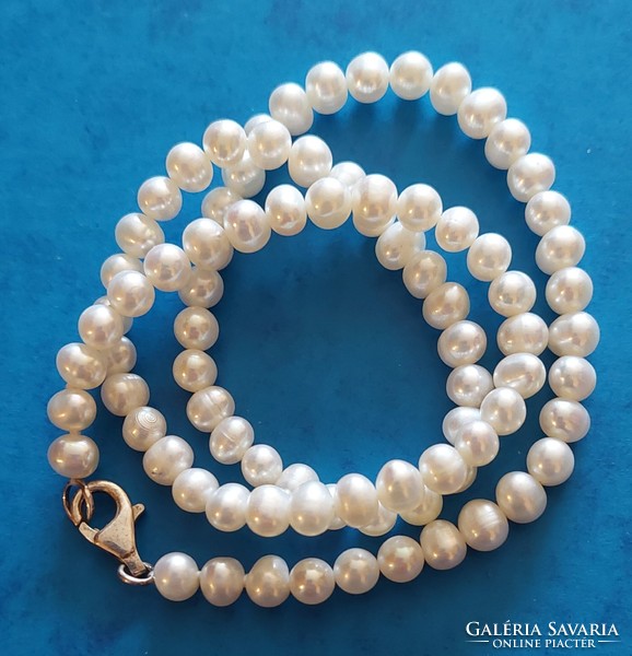 Real pearl necklace with silver fittings