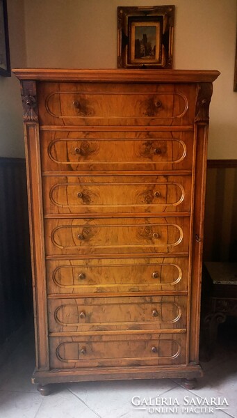 7-drawer chest of drawers in good condition