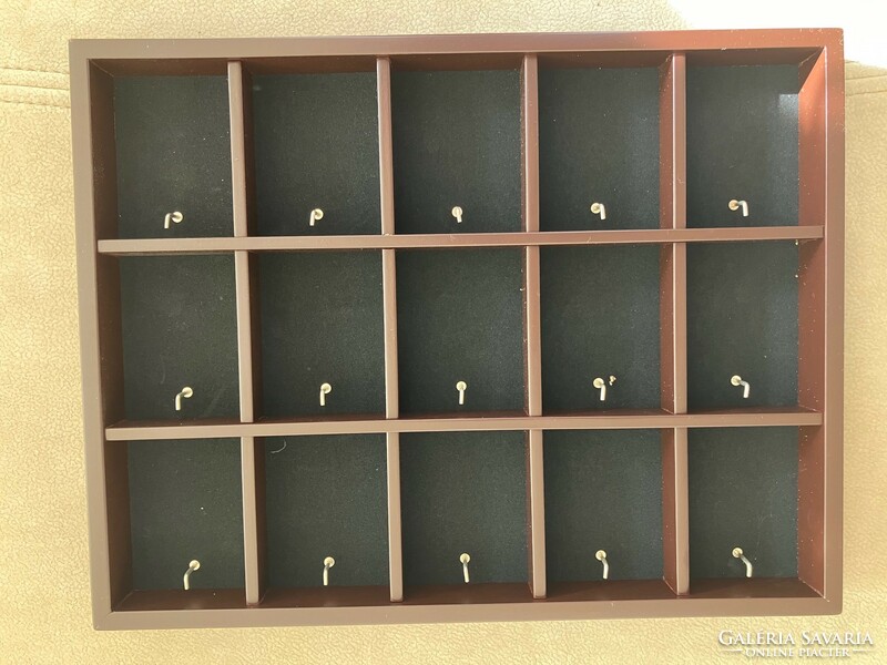 Wall-mounted key storage key cabinet, also for hotels, for 15 keys