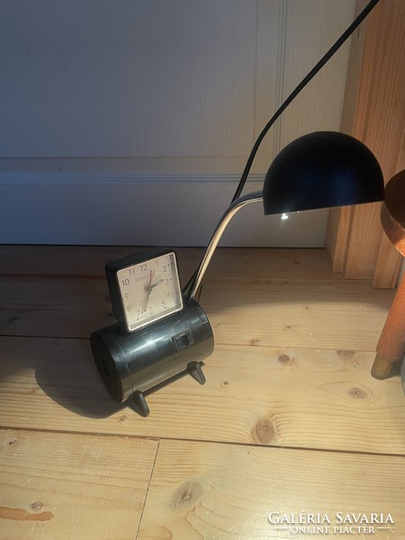 Retro vinyl table clock lamp