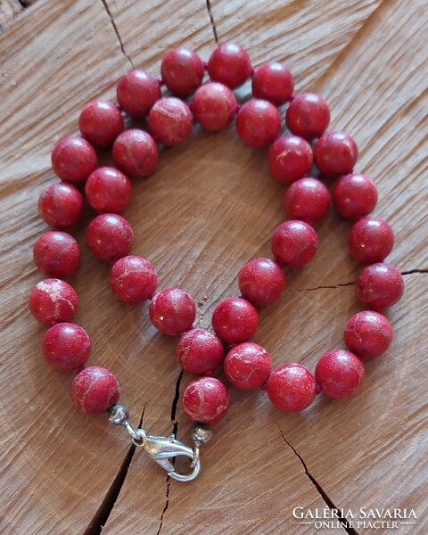 Very nice sponge coral necklace with knotted cord