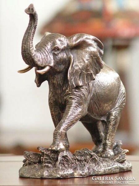 Elephant statue (482)