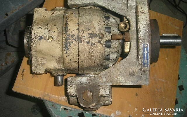 M9 old special hydraulic motor, which is also articulated, esso 1450 rpm