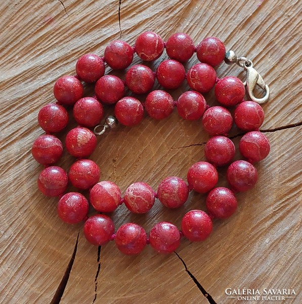 Very nice sponge coral necklace with knotted cord