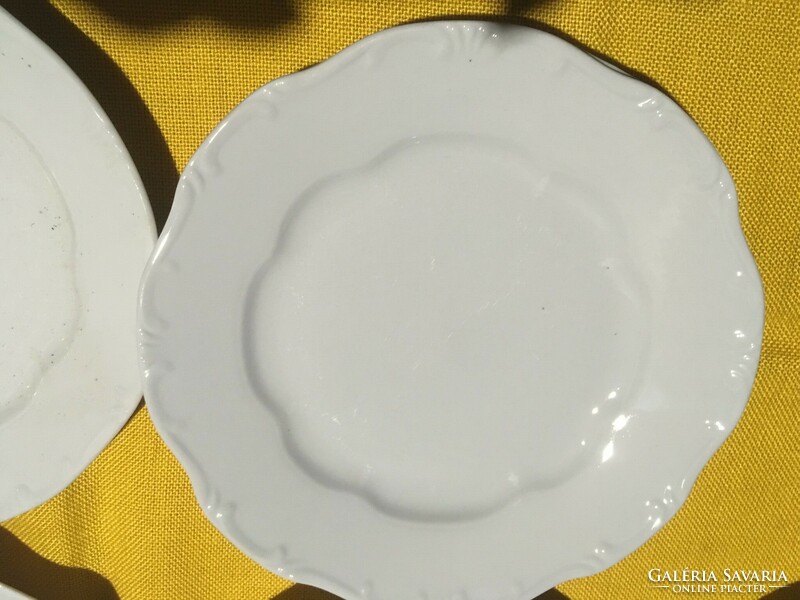 Zsolnay lapos tányérok