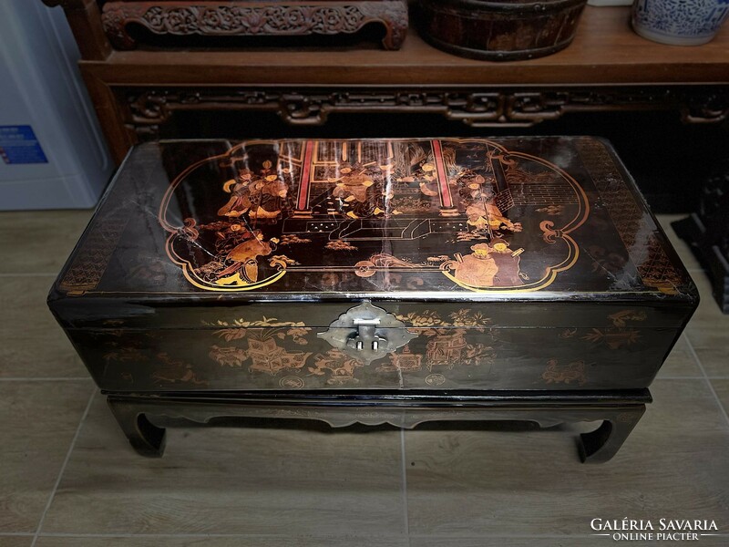 Wonderfully painted, spectacular Chinese chest, oriental, Asian, Japanese