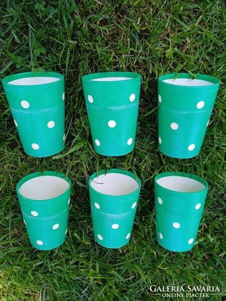 Retro pack of 6 polka dot kindergarten plastic cups (green)