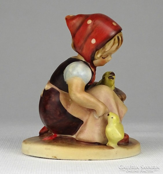 1Q684 Régi Hummel csibéket etető kislány porcelán figura TMK1