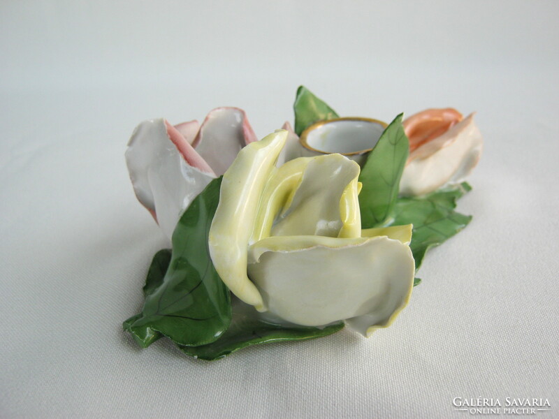 Aquincumi porcelán rózsa gyertyatartó