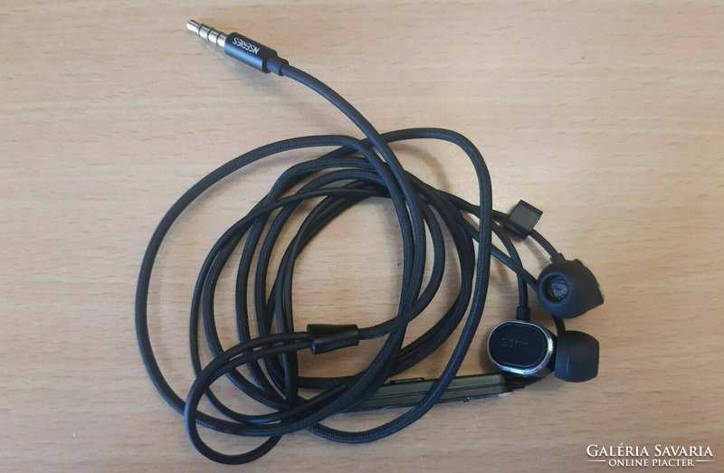 AKG N20 mikrofonos fülhallgató