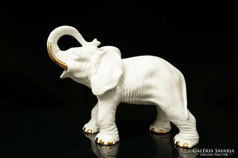 Large porcelain elephant / white and gold