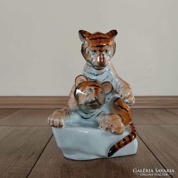 Régi Herendi porcelán tigrisek