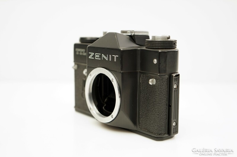 Retro Russian zenith ttl camera / old ussr / cccp