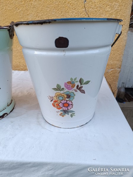 Floral Bonyhád enamel buckets