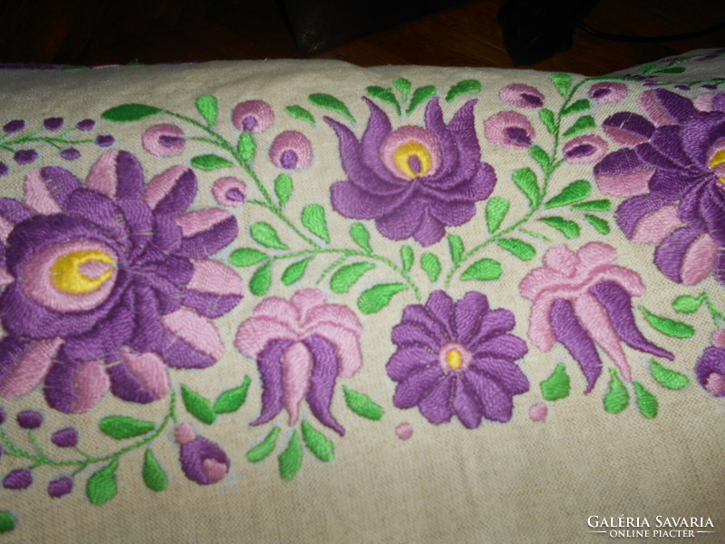 Decorative cushion cover on raw canvas base embroidered with Matyó pattern 57 cm x 41 cm