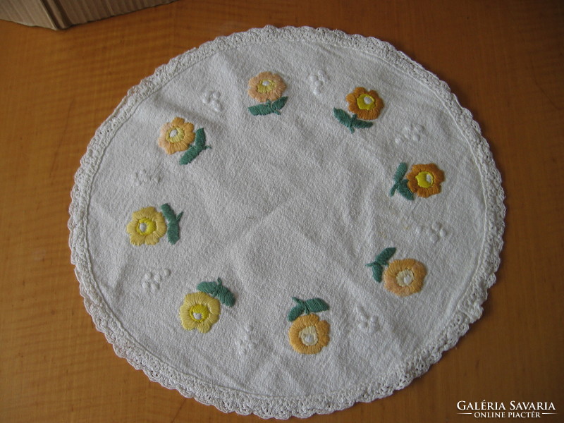 Embroidered rose tablecloth with crochet border