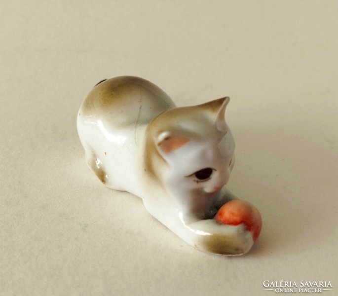 Old plate marked Zsolnay cat figure with balls, nipp