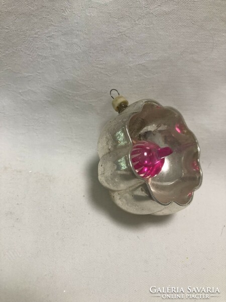 Antik üveg karácsonyfadísz, reflex-es gömb folyadékkal a blesejében