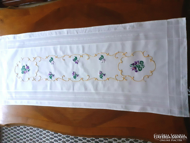 Hand embroidered violet table runner. 94 X37 cm