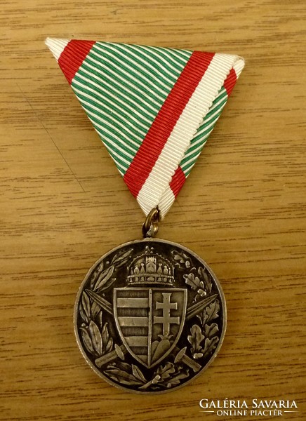 World War I commemorative medal., Distinction