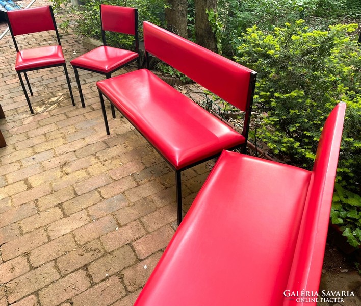Piros műbőr konyhai ülőgarnitúra, padok, székek, retro, hamisítatlan hetvenes évek