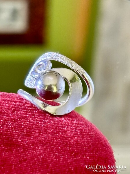 Dazzling art-deco style silver ring