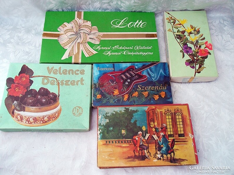 5 retro chocolate boxes
