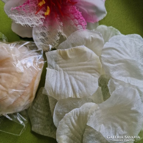 Wedding, party dek81 - 100 textile flower petals - light peach