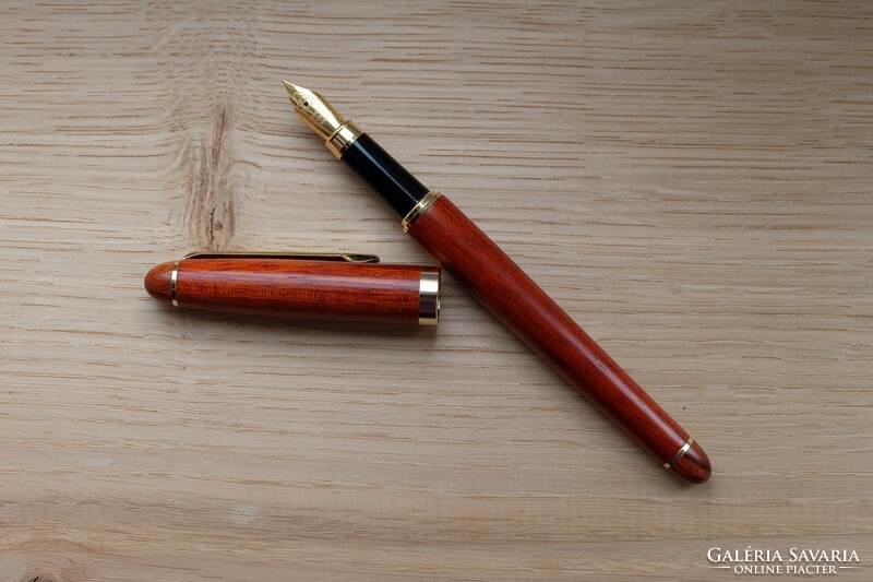 Wooden fountain pen