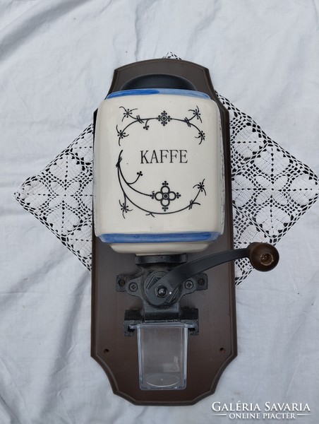 Beautiful large wall mounted coffee grinder in excellent condition with a straw pattern