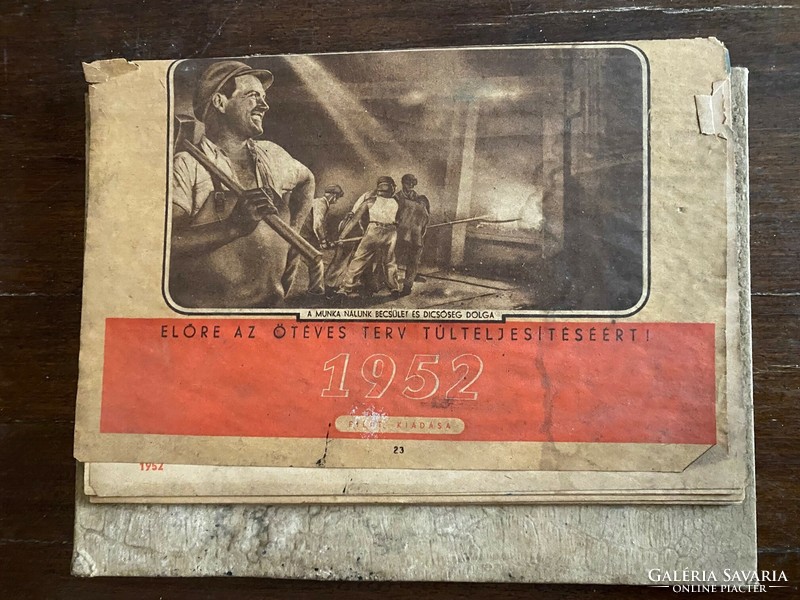 Old desk calendar. 1952