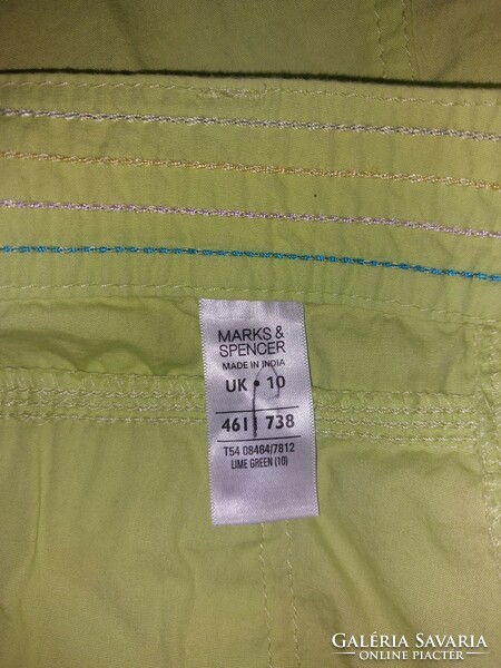 Mark&spencer apple green cotton skirt. M waist: 42 cm, length: 55 cm. Its color can be seen in the picture with the label.