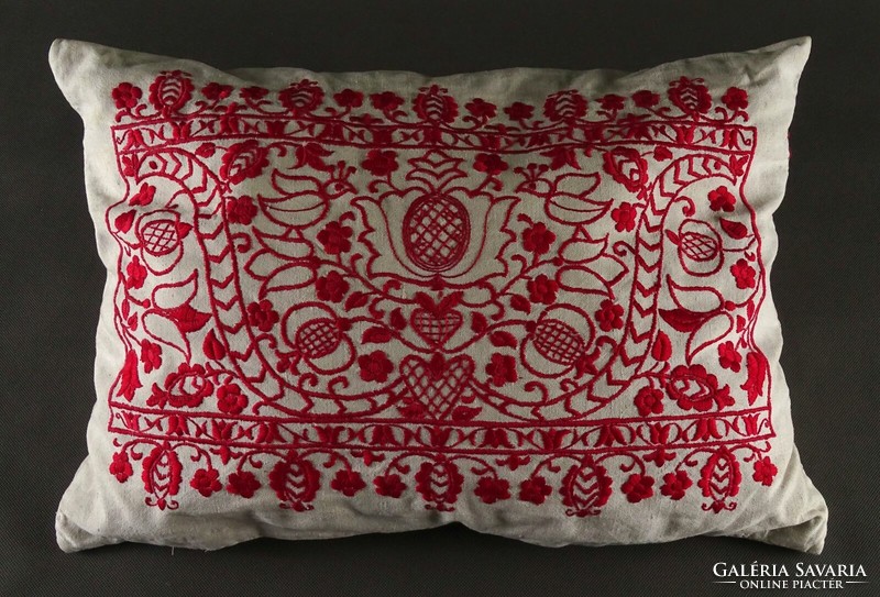1Q629 embroidered red bird old pillow decorative pillow 35 x 50 cm