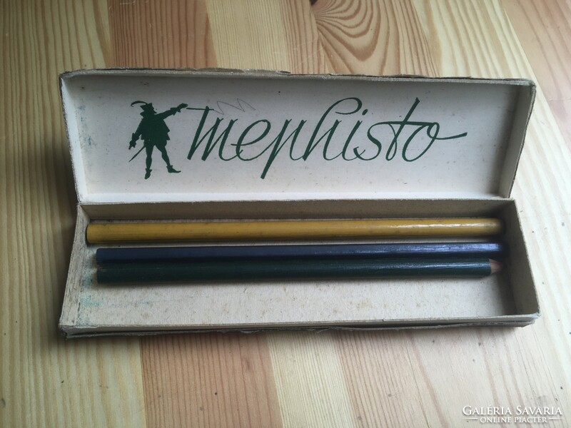 Csehszlovák Mephisto, papír ceruzás doboz, 3 darab grafitceruzával