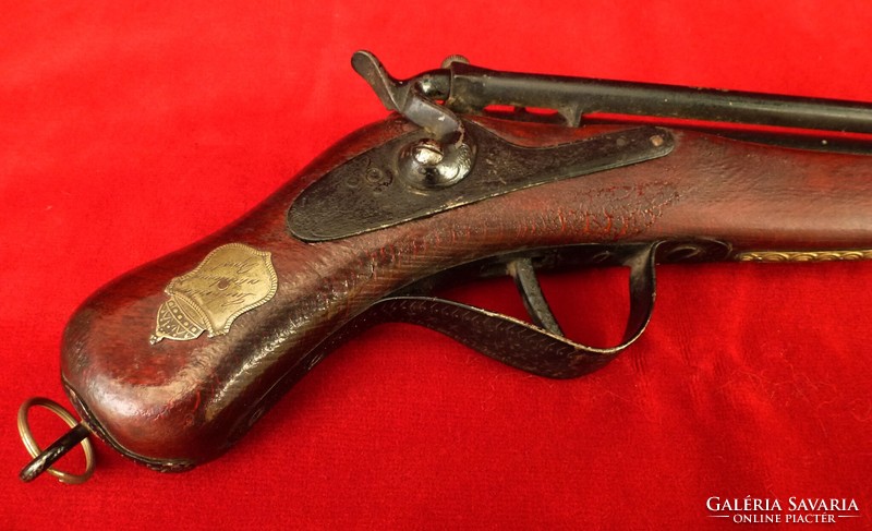 Old decorative pistol. Total length 35 cm.