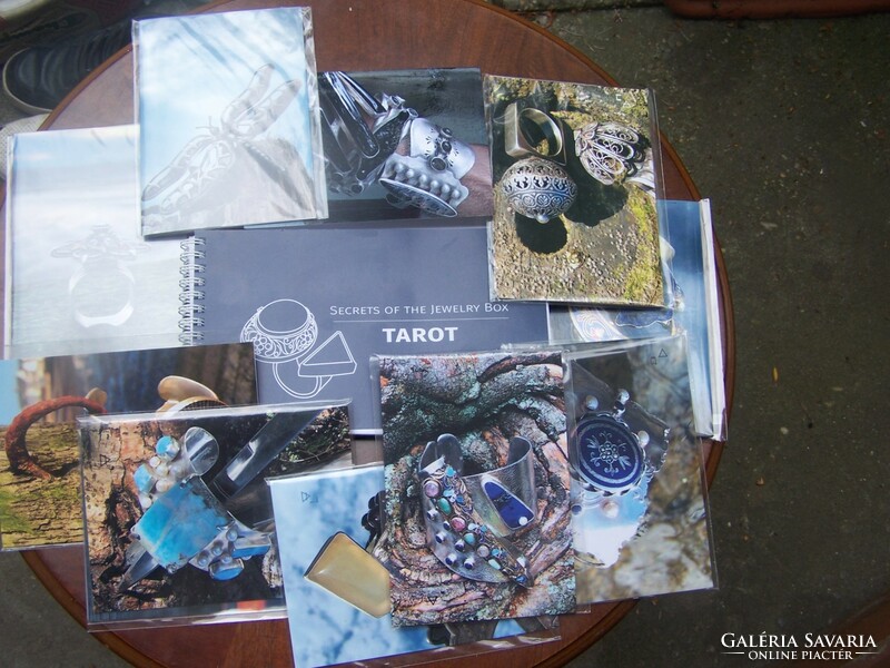 Méhész Tímea: Secrets of the Jewelry box TAROT (könyv+ 12 képeslap)