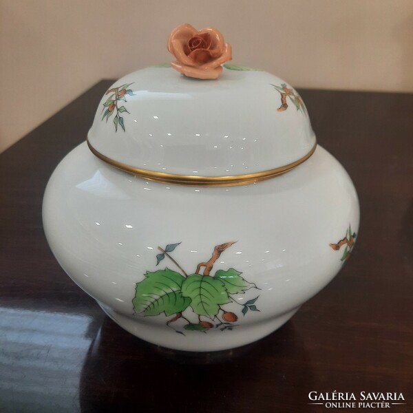 Large Herend Hecsedli porcelain bonbonier with rosehip pattern