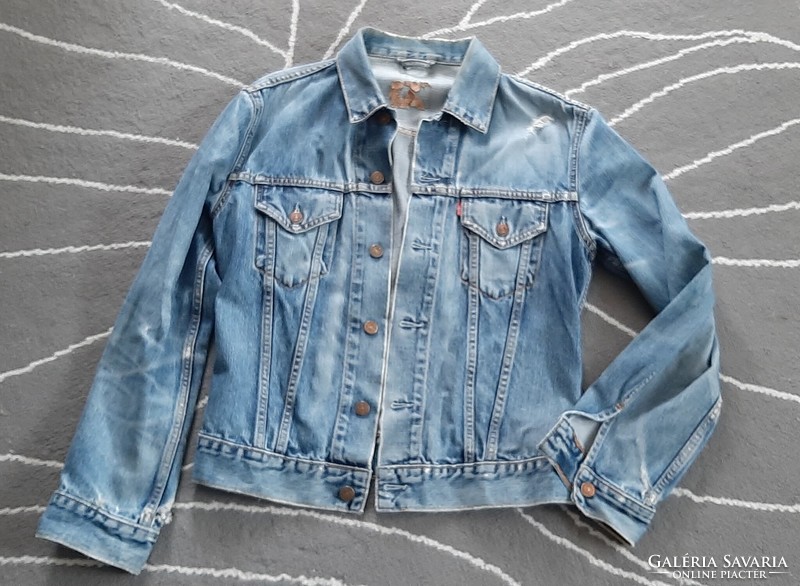 Vintage Levis denim jacket/ ladies l