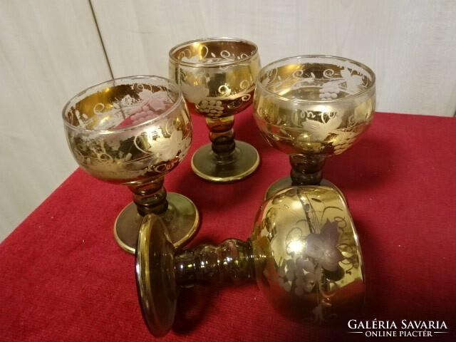 Gold-plated wine glass with grape pattern, height 11 cm. Four pieces. Jokai.