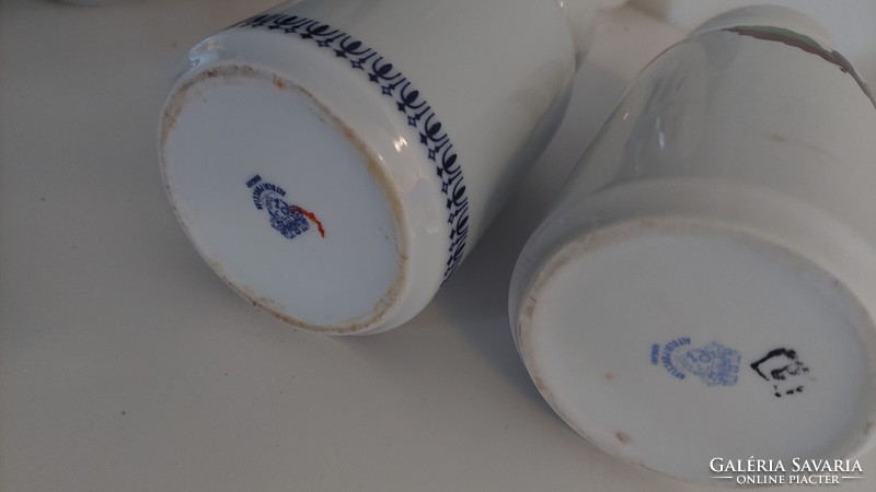 2 Alföldi porcelain vases